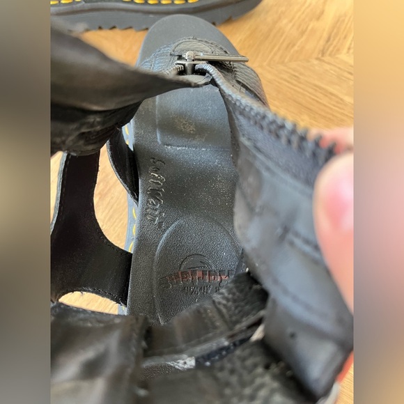 Dr Martens OLSON ZIPPED LEATHER STRAP SANDALS - Picture 7 of 12